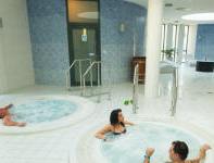 Il sanatorio AGAT Jelenia Góra alloggio di riabilitazione nei monti Sudeti riposa in Polonia